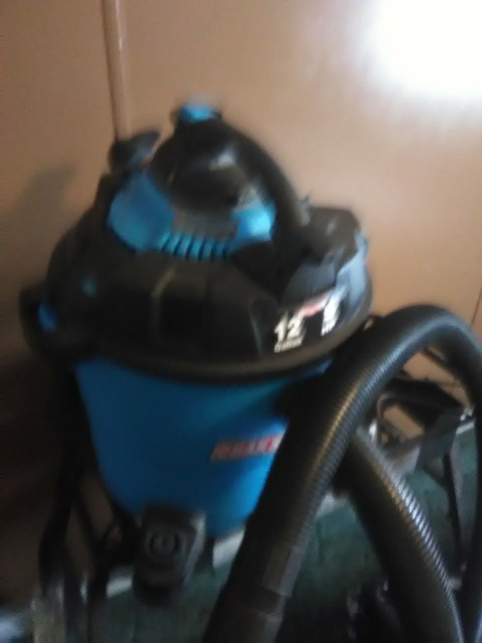 12 Gallon vacuum cleaner