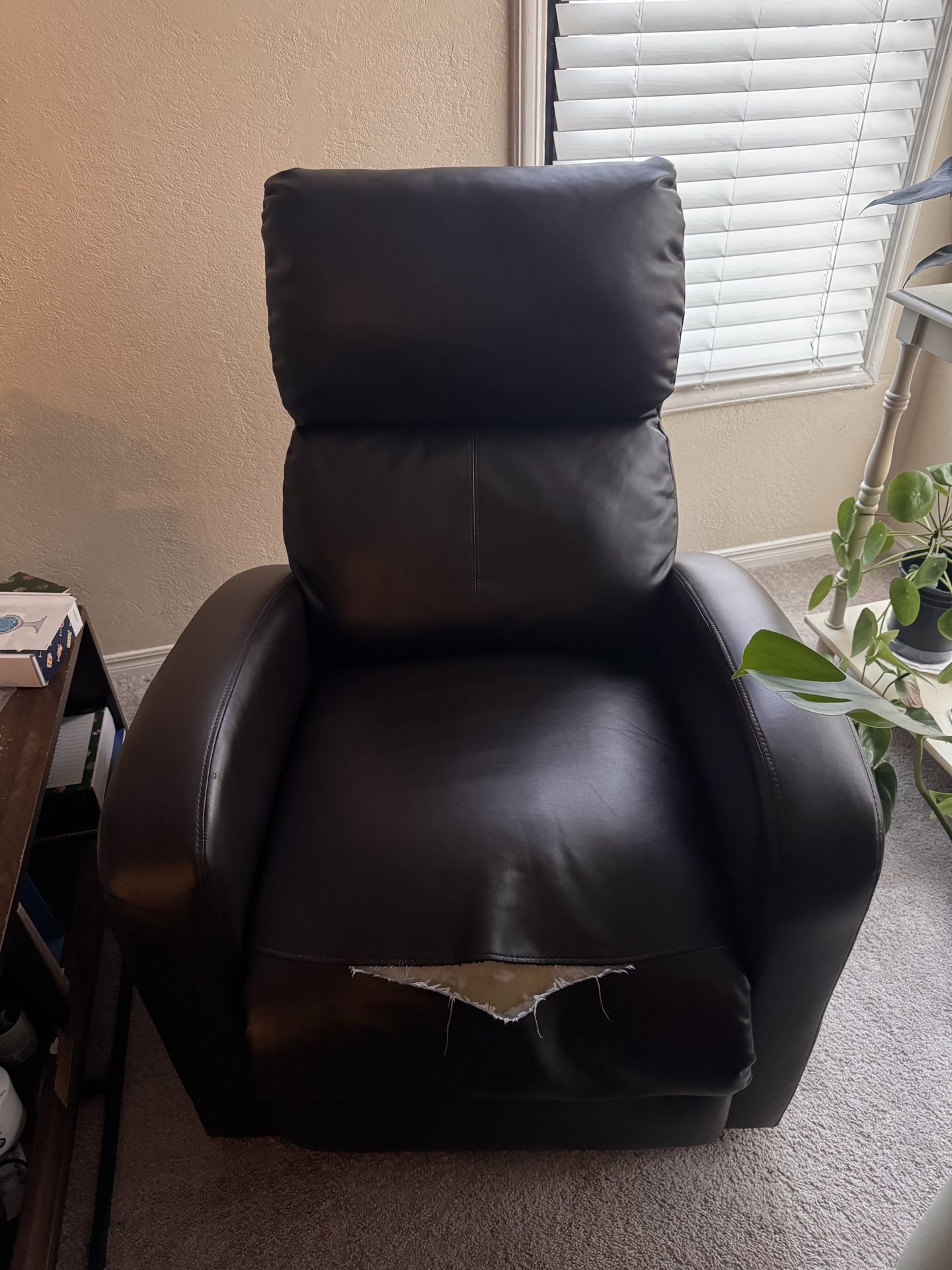 2 FREE Recliners
