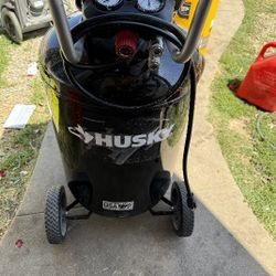 1.7 HP, 200 PSI, 30 Gal., 5.1 SCFM 90 PSI, Single-Stage, Oil Free Portable Vertical Electric Air Compressor by  Husky