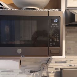 Microwave  and  over  the range light/fan