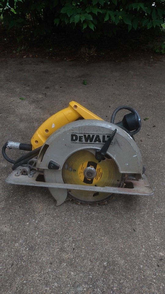 Dewalt 7 1/4 corded circular saw