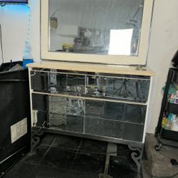 Hair Styling & Barber Station
