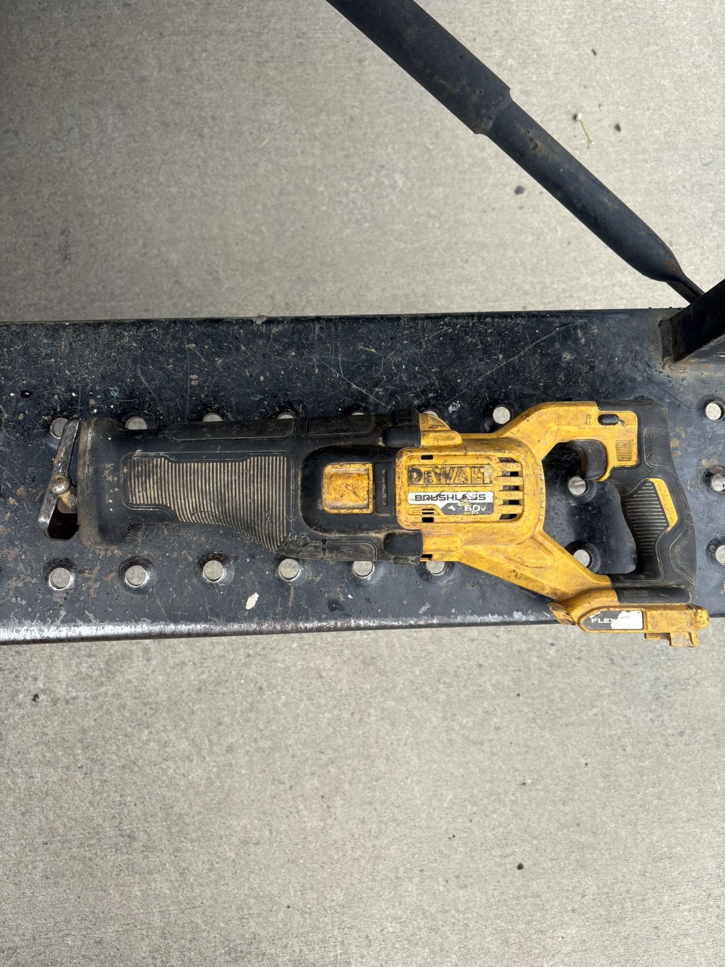 DEWALT 60V Flexvolt Sawzall ( DCS389 )