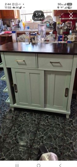 Kitchen island