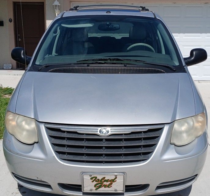 2007 Chrysler Town & Country