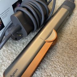 New Dyson Airstrait 