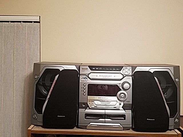 Panasonic CD Stereo System