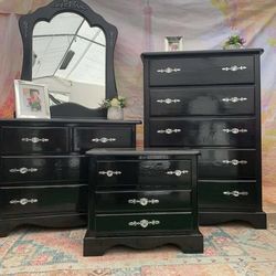 Black Dresser Set Pieces Are Real Pine Wood Color Finish Black Gloss And Silver Pieces Has Been Refurbished 