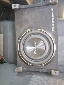 10" Subwoofer Pioneer 1200w  $80  firm