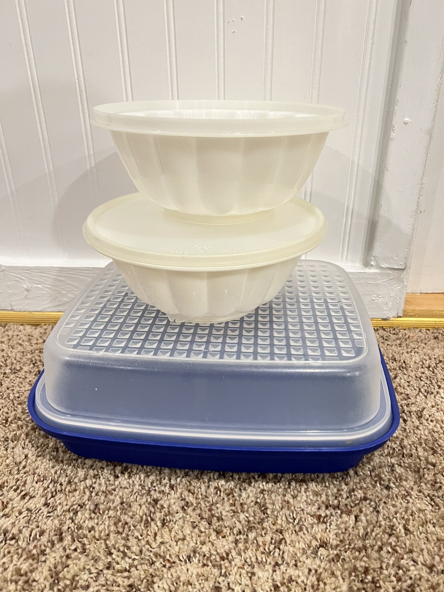 Tupperware 3 pieces good conditions !