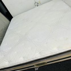 King Beautyrest Pillowtop Mattress And Box Spring 