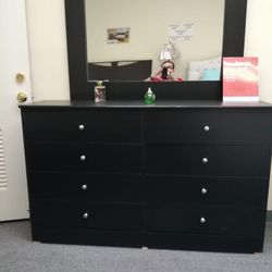8 Drawer Dresser With Mirror / Comoda Con Espejo