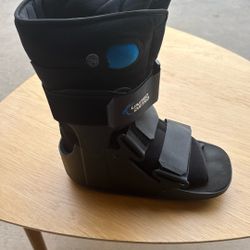Right Ankle Inflatable Boot Size large