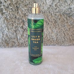 Bath & Body Works Lily & Green Tea Fine Fragrance Mist - Green