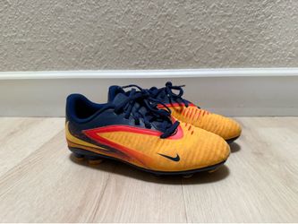 Kids soccer cleats