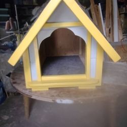 New Dog House Small For Poodle Or Chihuahua $50 Firm House Located In Colton