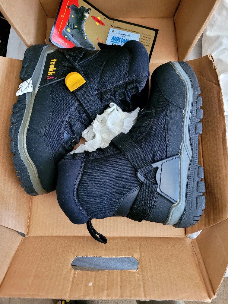Trukke Snowmobile Boots Size 9