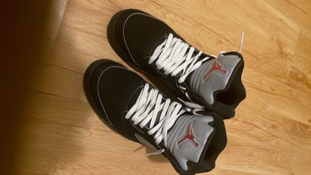 Jordan 5 metallic size 10.5