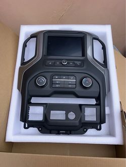 2019-2022 Chevrolet Silverado 1500 Radio Control Panel 7’’Display Screen OEM