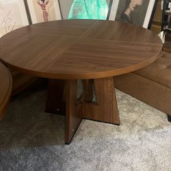 Round Dining Table 