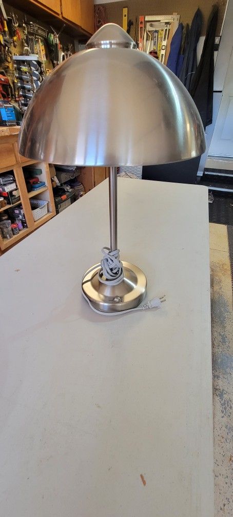 Dimmer Light For A Table Or A Desk