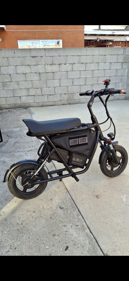 Emove Roadrunner V2 Voro Motors Like New