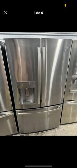 GE Stainless Steel Refeigerator / Delivery Available