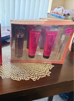 Paris Hilton Perfume Gift Set