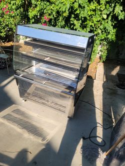 Omcan Showcase Refrigerator 