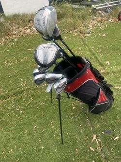 Nitro XRT Right Handed Adult Golf Clubs With Standing. Bag And Rain Cap 