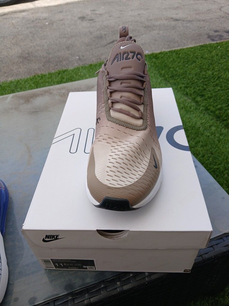 Nike 270s