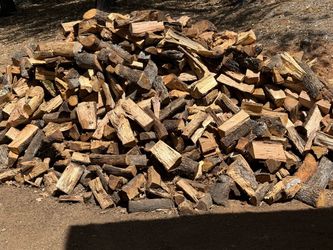 Seasoned and Split Oak Firewood