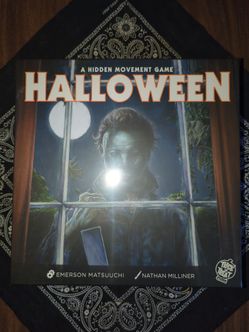 HALLOWEEN Board Game (New Still in Plastic)