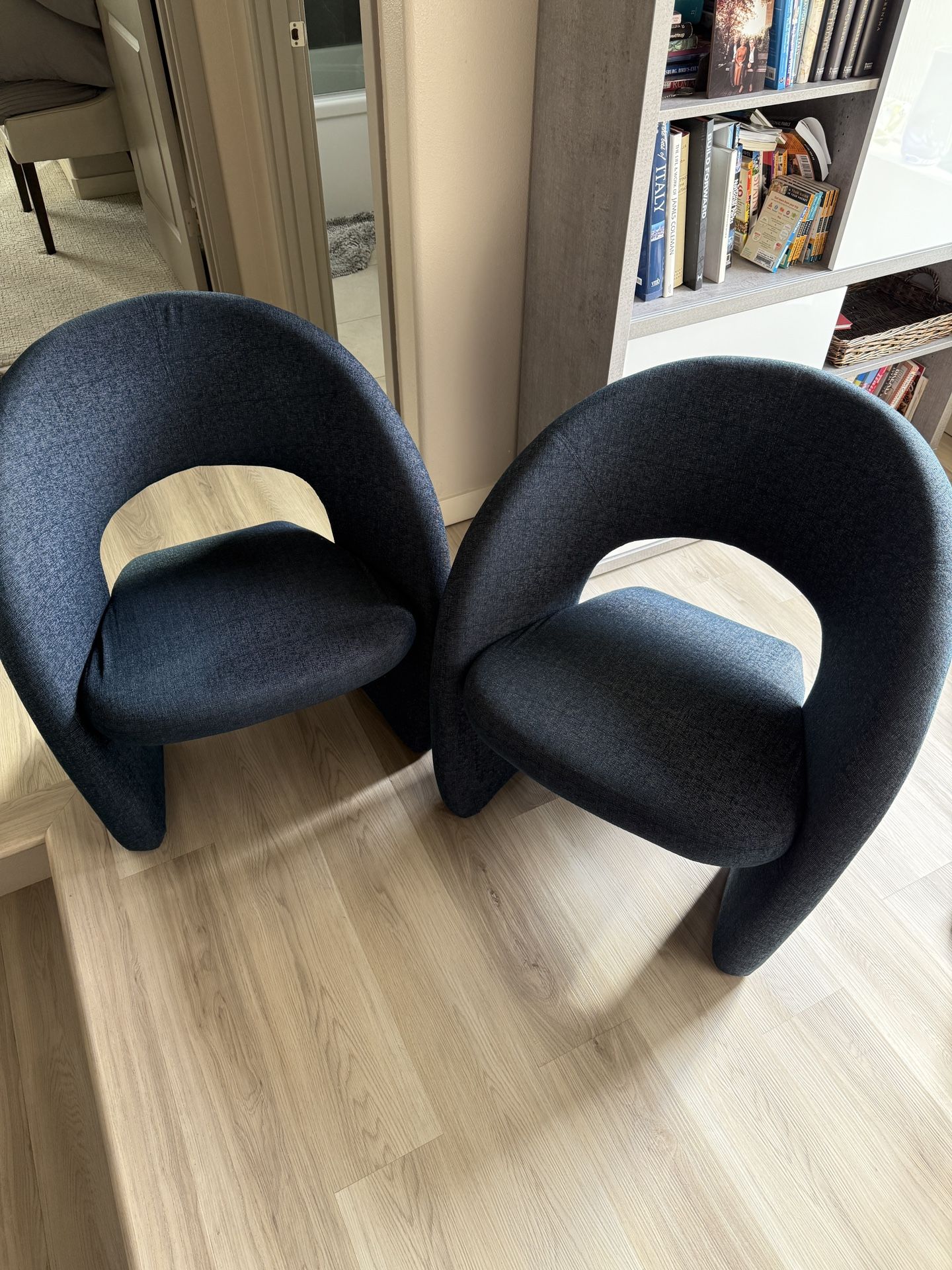 Dania Armchairs (Set of 2)