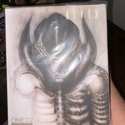Mezco alien concept ver