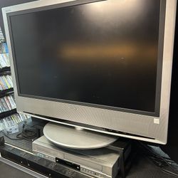 Sony TV 32’ Bravia HDMI And Av Input  /  Insignia DVD/vrc