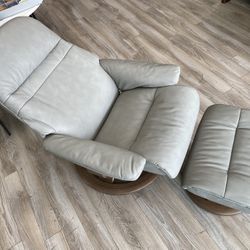 Stressless Sunrise Recliner Chair And Ottoman