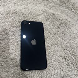 iPhone Se3 SE 3 In Mint Condition And Unlocked