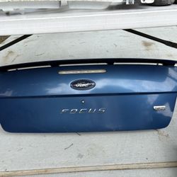 2009 Ford Focus Trunk Lid with Spoiler