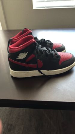 Jordan 1 Mid Big Kids Shoes High Tops (NEED TO SELL ASAP)