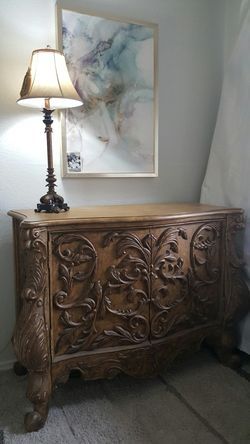 $4,000 ITALIEN HAND CAVED GOLDEN WOOD BUFFET