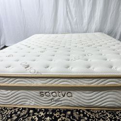 Saatva Classic Luxury Firm Mattress - QUEEN 