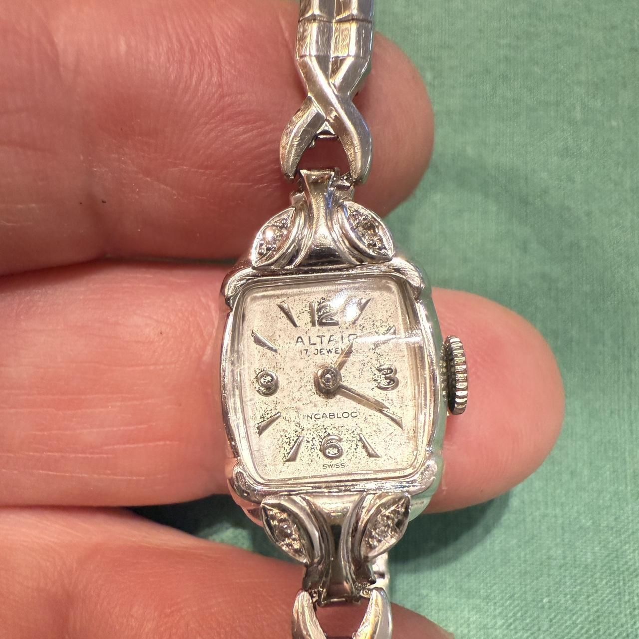 Women's Silver Watch(124)73