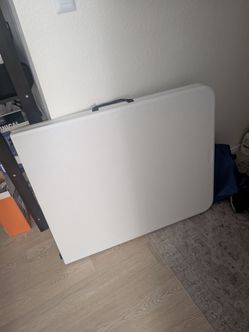Cosco foldable table 6ft