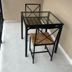 2 Person Small Dining Table - Excellent Condition 