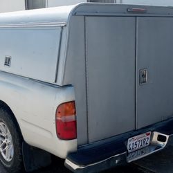 Tacoma 2000 Clean Title 156000 Miles. Stardar Trasmisión. Ac Good 