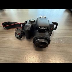 Canon T7i 
