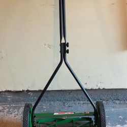 Scott’s Manual Lawn Mower 