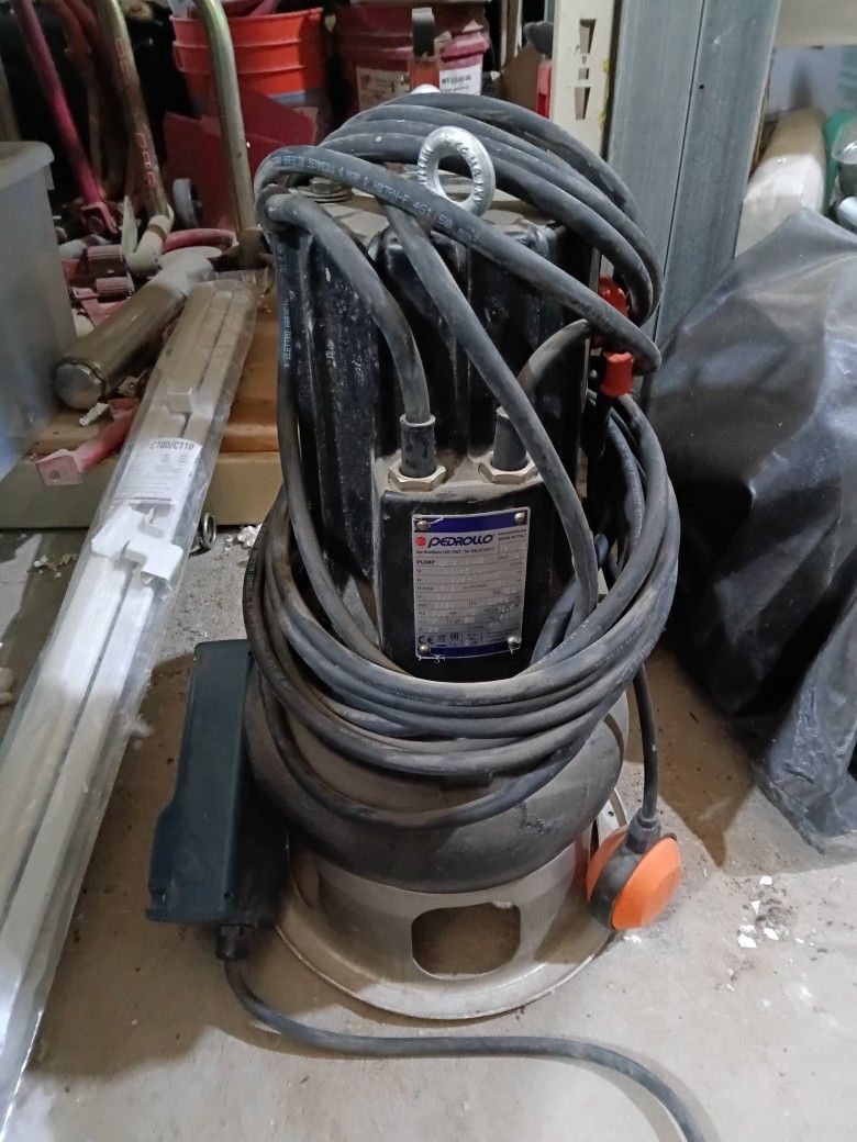 Pedrollo Sewage Pump 2hp  15,850 Gph VXCm 20/70 220v New $300