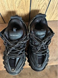 BALENCIAGA